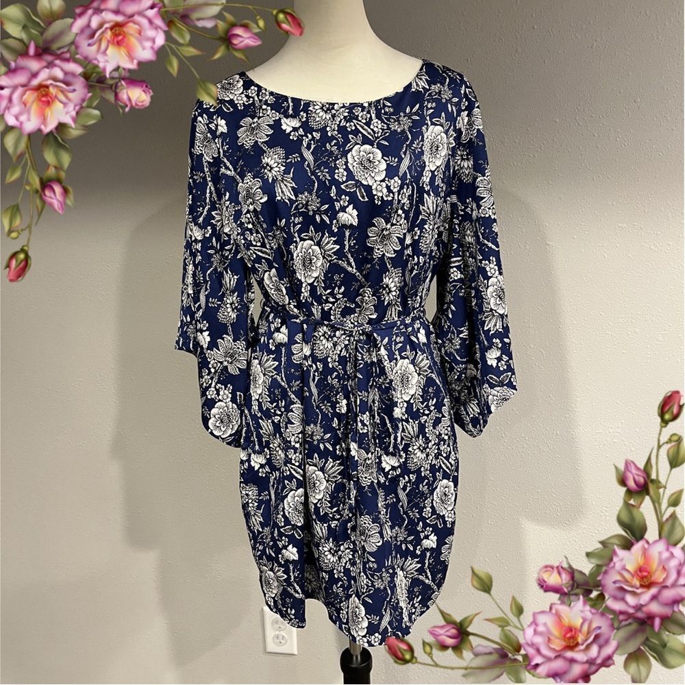 Aakaa long sleeve floral navy‎ mini dress with thin belt size Medium
